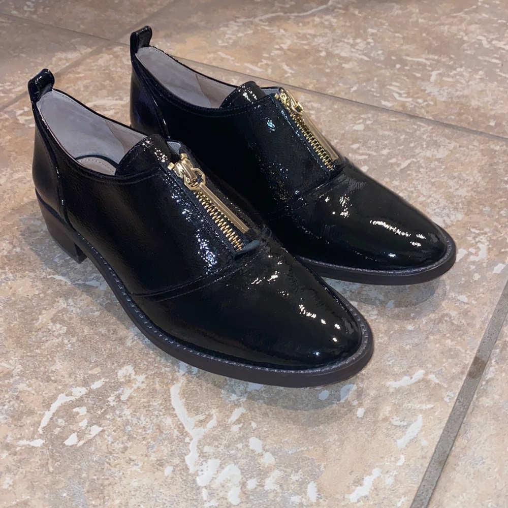 LOUISE et CIE patent leather shoe